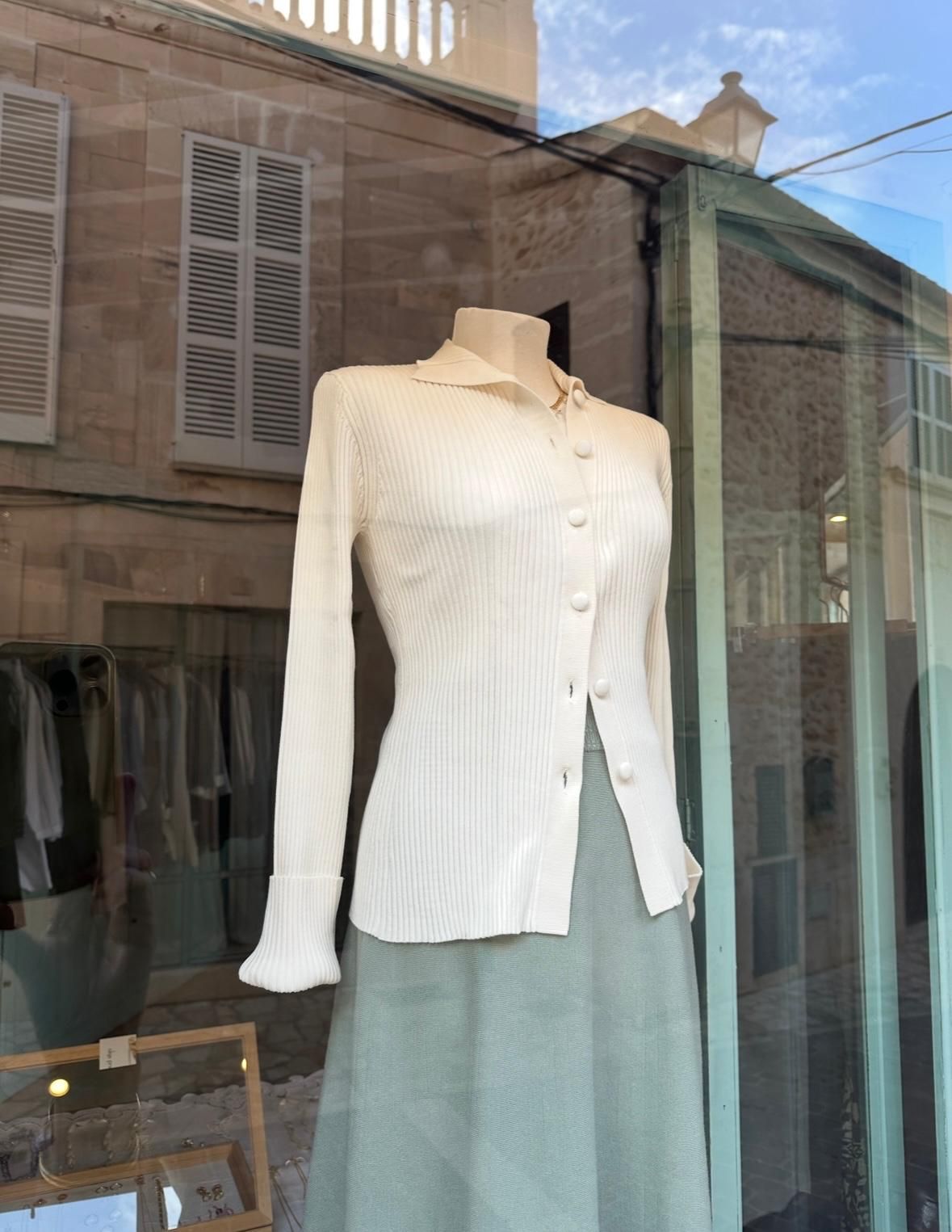 WhatsApp_Image_2025-10-28_at_13.56.01